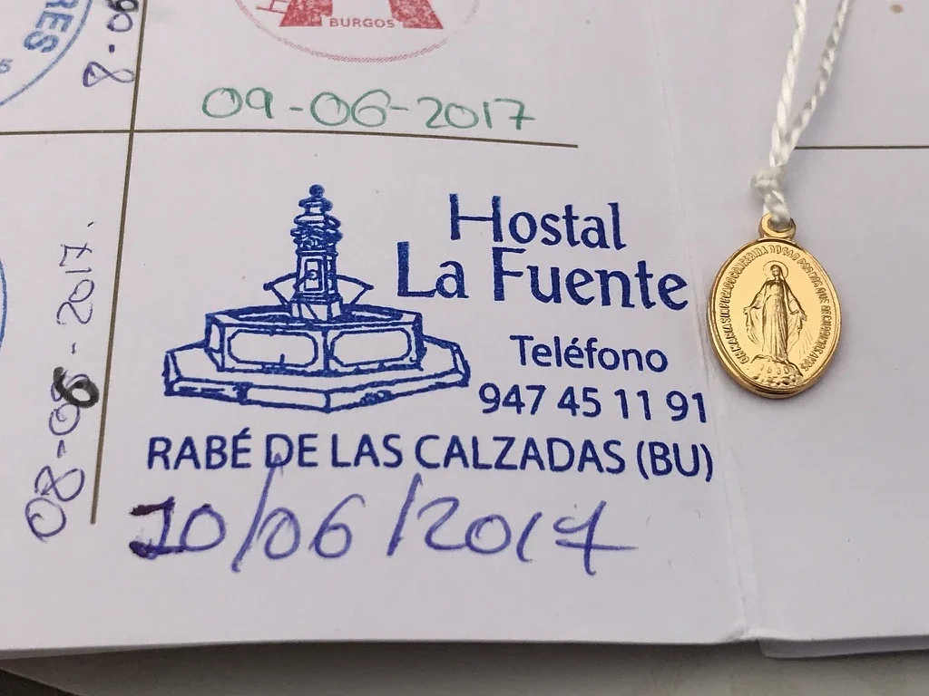 St. Mary Medal from bar, ‎⁨Rabé de Las Calzadas⁩, ⁨Burgos⁩, ⁨Spain⁩ 